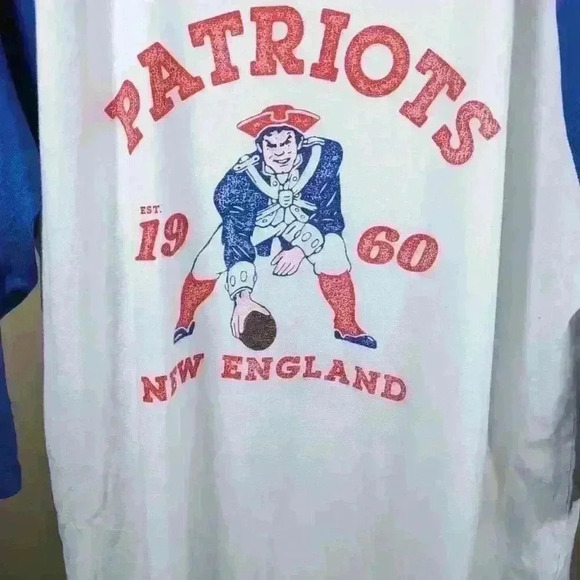 New England Patriots XXL Women's Long Sleeved  T-Shirt - Picture 3 of 6